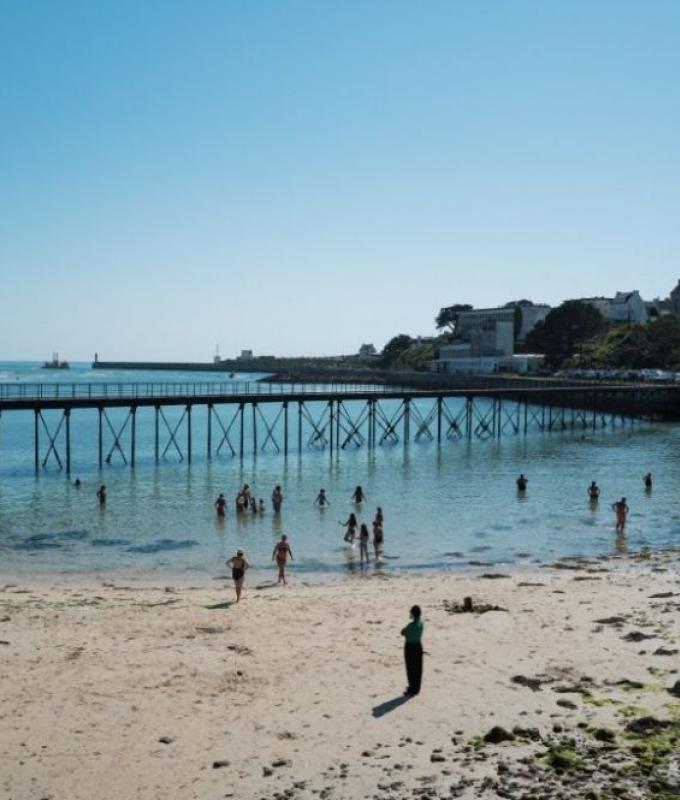 Five drown as heatwave sends French crowds rushing to beaches