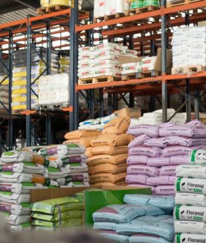 Fertilizer costs to climb 30% as shipping disruptions strain global farming: Oxford Economics 