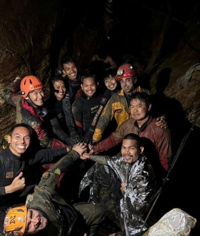 One of seven men rescued from Laos cave after week trapped underground