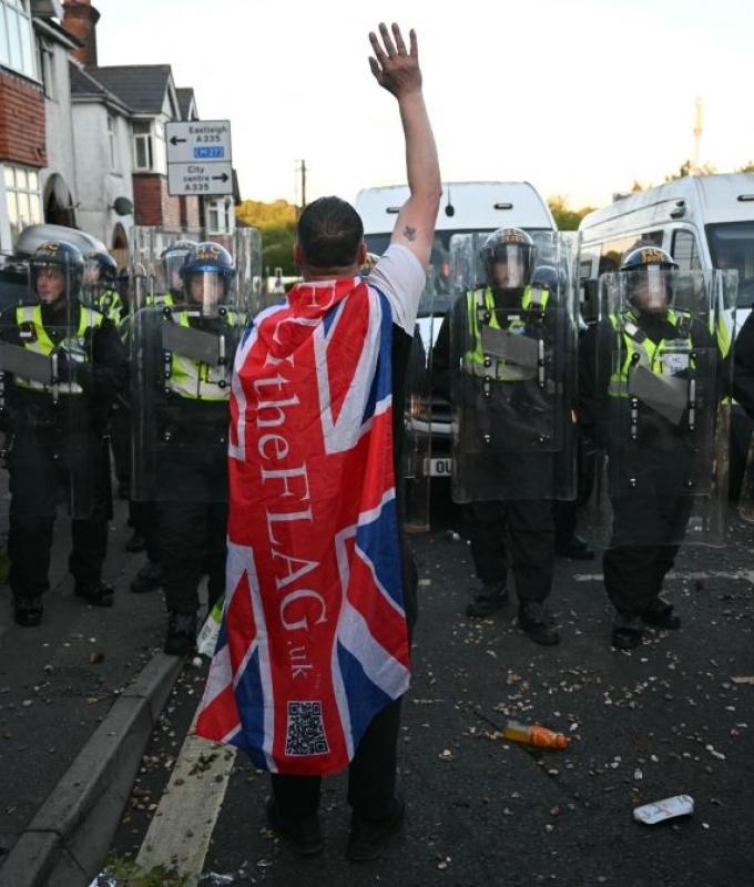 ‘I can’t breathe’: Clashes erupt after UK police handcuff dying student