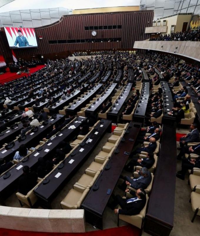 Indonesia passes bill letting parliament review central bank, sparking independence concerns