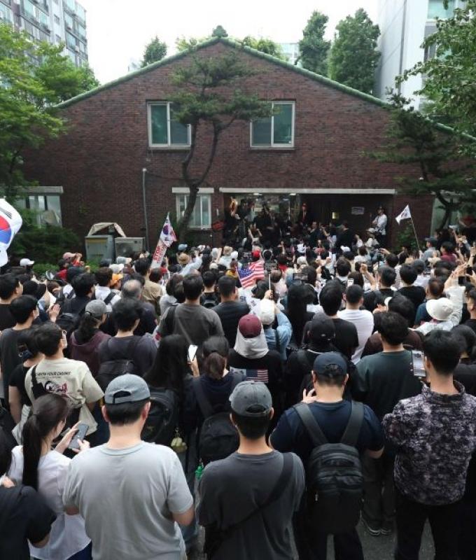 South Korean police clear protesters after 35-hour standoff at polling station