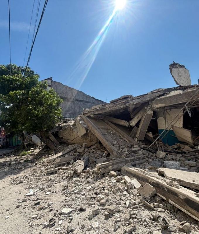 Rescuers battle rain and aftershocks in Mindanao as quake toll lowered to 46, missing rise