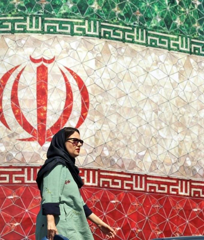 Iran says draft US deal would reopen Hormuz and grant oil‑sanctions waiver, nuclear curbs and release of frozen assets