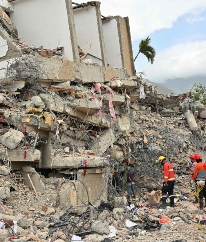 Rescuers tunnel collapsed seven‑storey ruins to free Venezuelan security guard alive eight days after quakes
