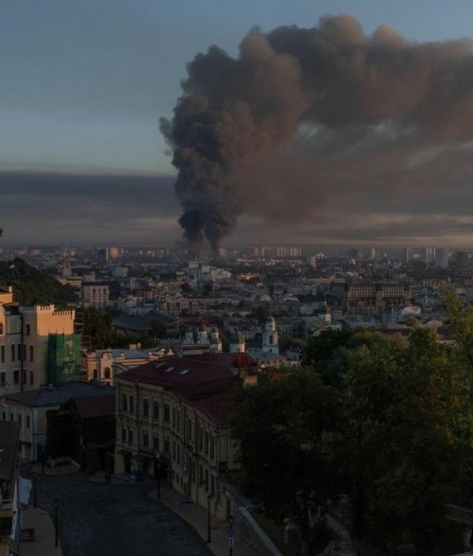 Russian attack sets Kyiv ablaze, 30 dead as haze lingers, air rated very unhealthy