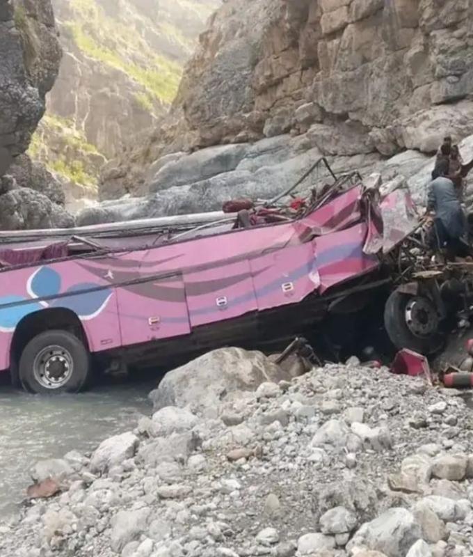Packed bus plunges into ravine in Pakistan, 40 killed, survivors rushed to hospitals