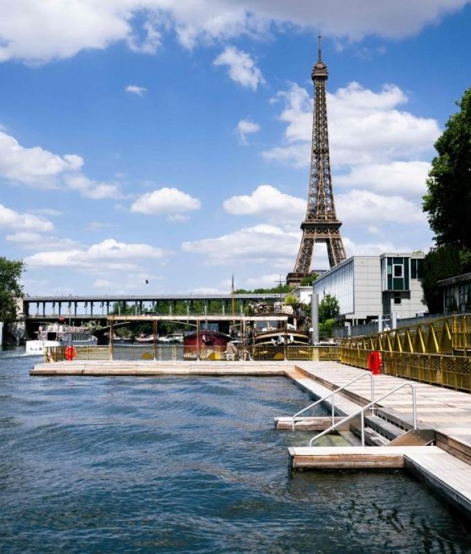 Man climbs Eiffel Tower, hangs US flag on America's big birthday