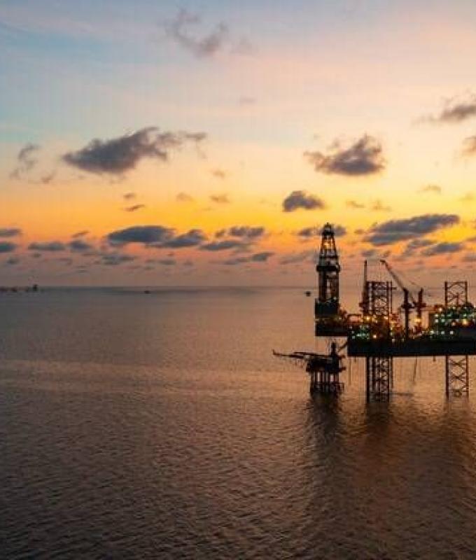 Oil hits one-month high as US, Iran step up attacks in Strait of Hormuz