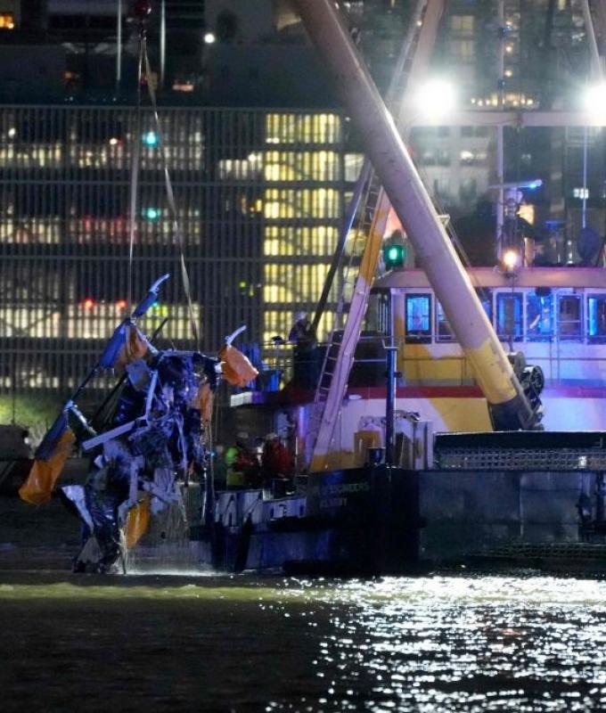 Investigators find signs of bird strike in deadly Hudson River helicopter crash