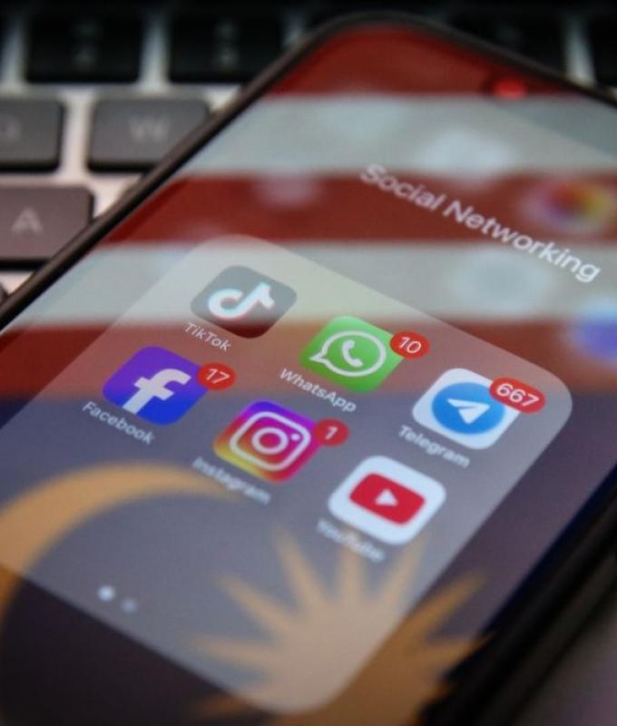 Philippines considers Australia‑style social media ban for minors after deadly school shooting