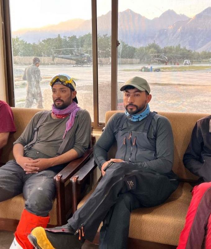 Pakistan teams resume search for six missing after Broad Peak avalanche kills four