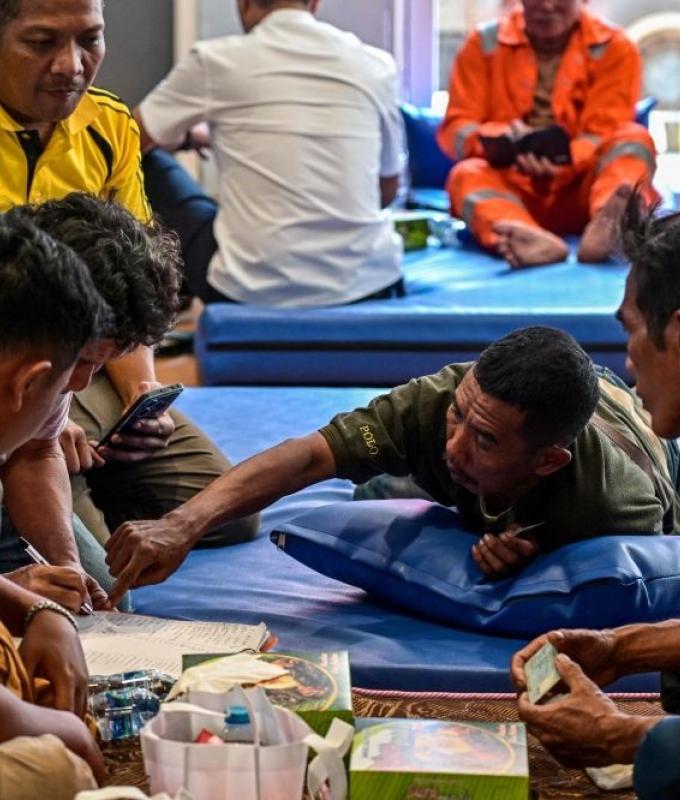 Survivors recall blasts before deadly Indonesian ferry fire