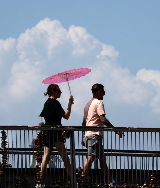 AFP: Record July heat in regions home to 900 million people