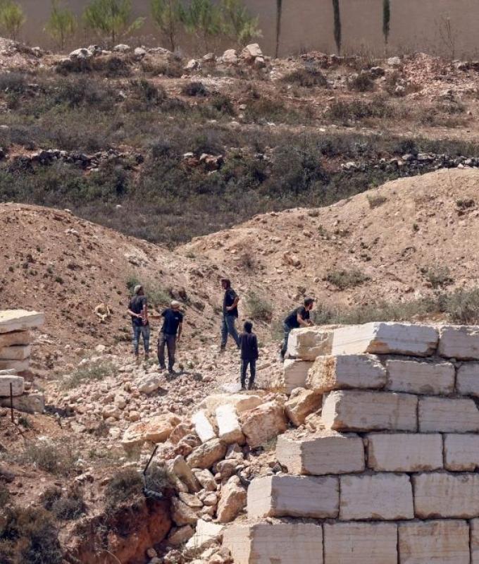 Israeli settlers defy army, keep Palestinian families under siege in West Bank