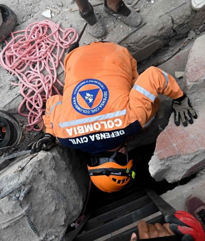 Colombia quake death toll hits 265 as rescuers enter final search phase
