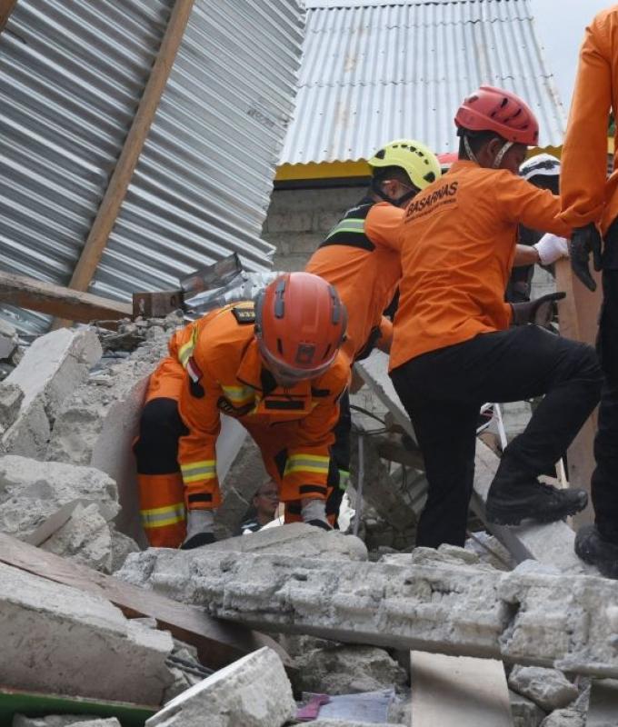 Another 5.2-magnitude quake rattles Flores after deadly Aug 15 tremor