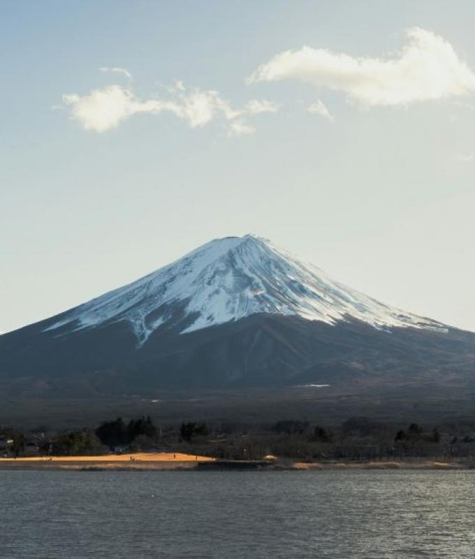 Dad tells tired seven-year-old son, to ‘wait here’ on Mt Fuji — then keeps climbing for eight hours
