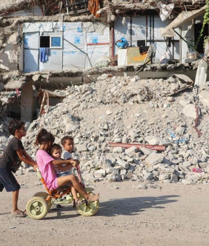 UAE sends five aid convoys into Gaza carrying 800 tonnes of supplies