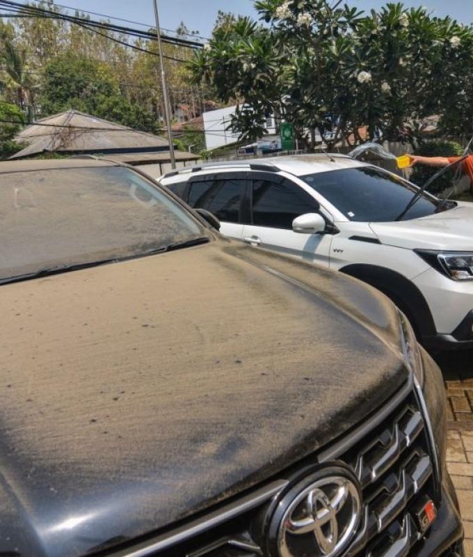 Anak Krakatoa remains highly active despite sharp fall in seismic activity, Indonesian authorities warn