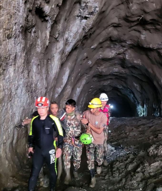 Rescuers confront ‘unprecedented’ multi‑tunnel search in Nepal’s flood disaster