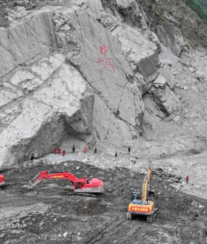 China landslides leave six dead and nine missing after rains from Typhoon Saudel