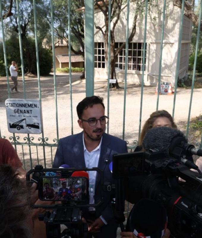 Thieves grab €9m in artworks from Renoir museum in France but drop one while fleeing