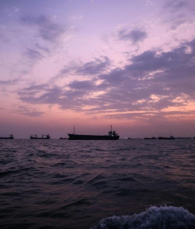 Iran says will target tankers off Kuwait and Bahrain, urges crews to flee
