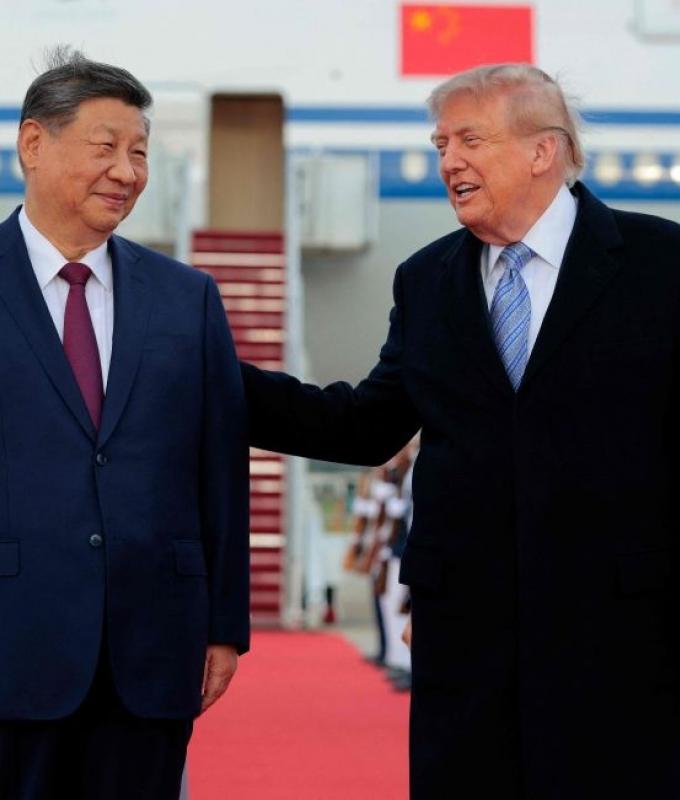 Red carpet for Xi as Trump seeks to steady US-China ties