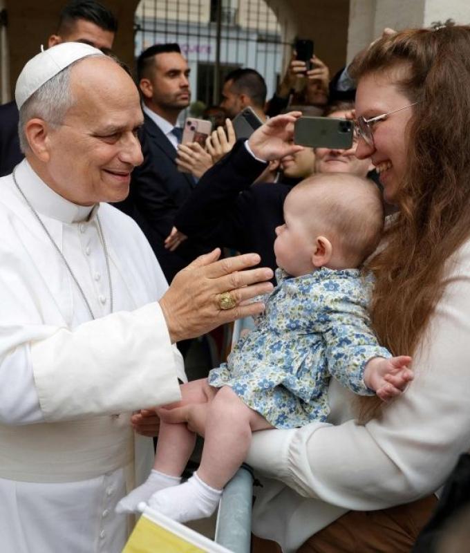 Pope to celebrate giant Paris mass after ‘peace’ appeal