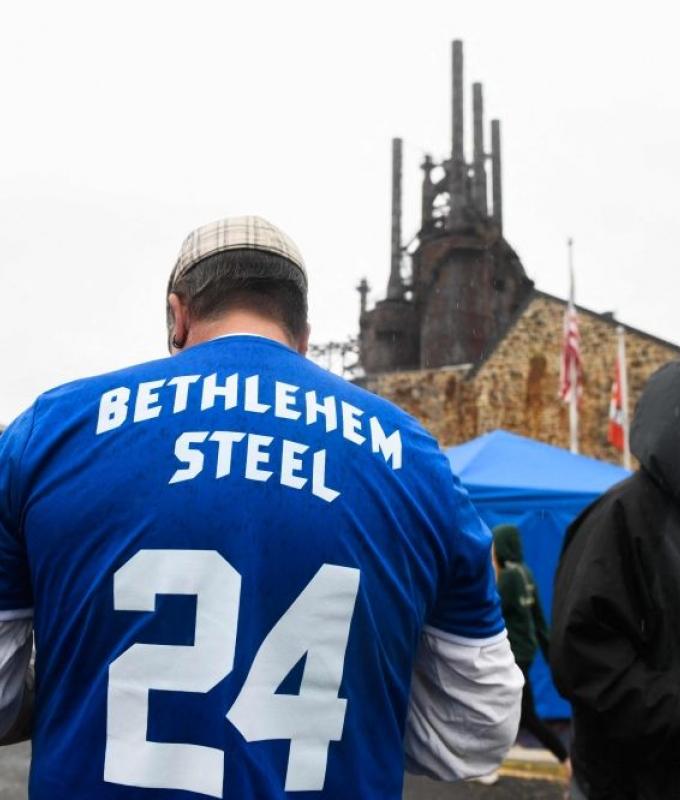 Former US steel town struggles as workers feel left behind