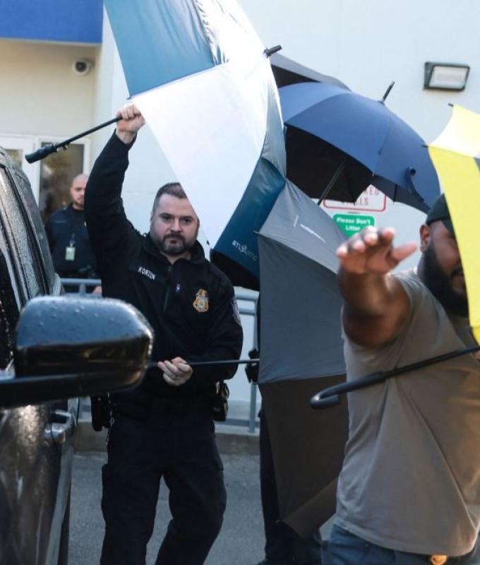 Flavio Bolsonaro lands in Florida after fleeing Brazil despite court order to surrender passport