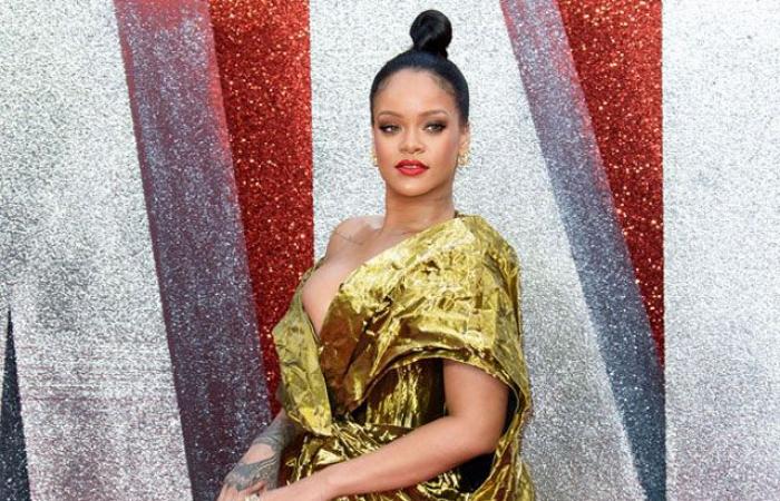 Rihanna collects Fashion Award on behalf of Fenty