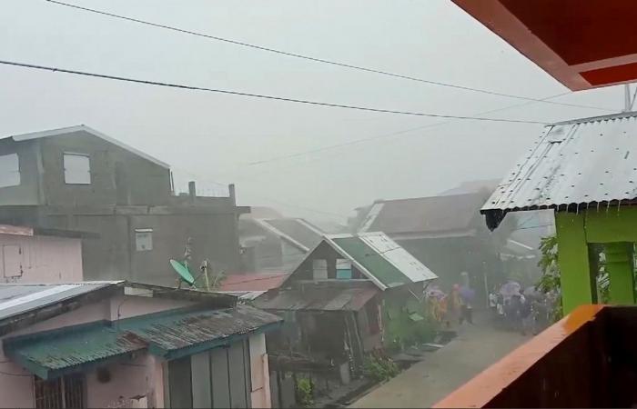 Thousands evacuated as typhoon approaches Philippines