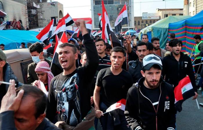 Iraq protests: stabbings in Tahrir Square after rival demonstrators enter protest site