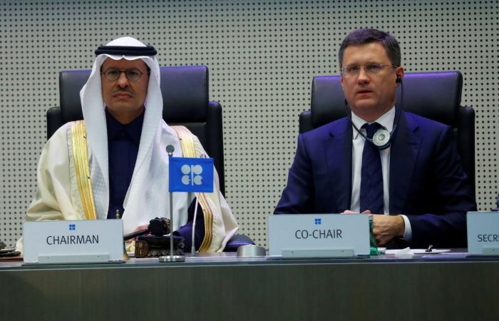 Saudi Arabia, Russia push through deeper new oil cuts