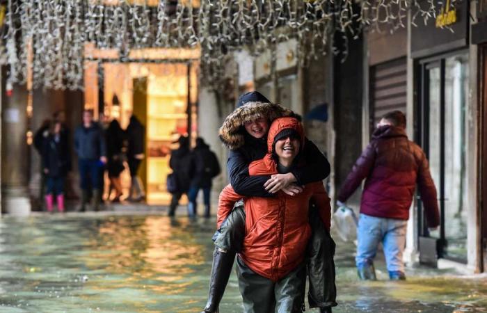 Venice tide barriers arrive to block flood waters