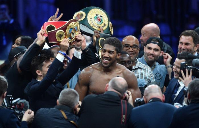 Anthony Joshua wins Clash on the Dunes in Saudi Arabia on points against Andy Ruiz Jr.