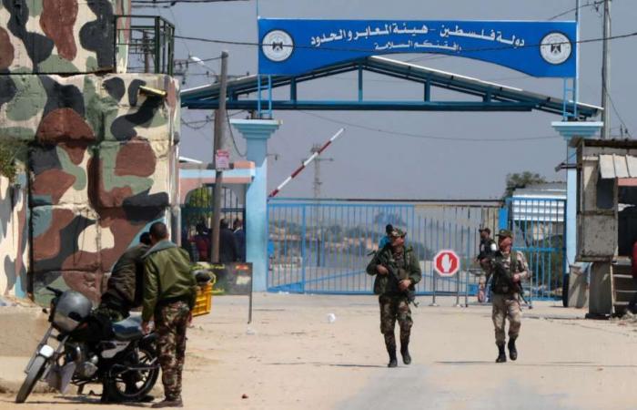 Gazans struggle to raise cash to leave through the Egyptian border