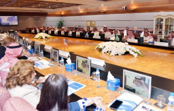 US business delegation visits Saudi chamber of commerce