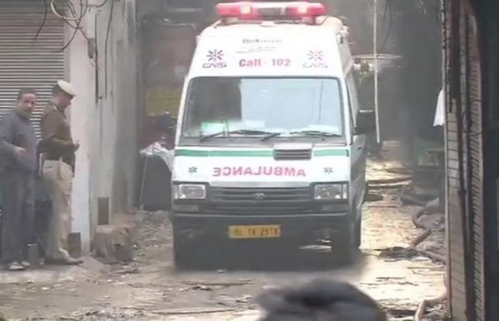 India News - Devastating fire kills at least 43 in Indian capital