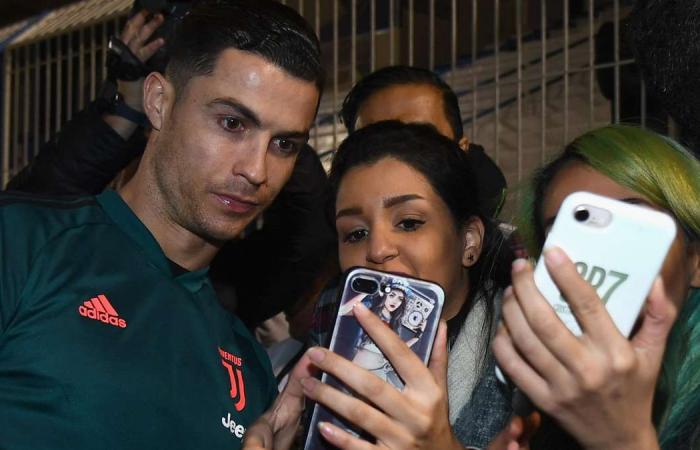 Cristiano Ronaldo all smiles and selfies as Juventus relax in Riyadh - in pictures