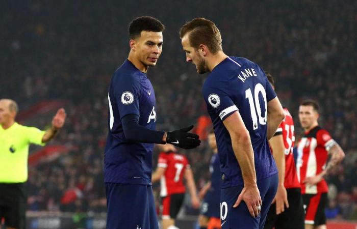 Harry Kane limps off with injury as Tottenham Hotspur lose at Southampton