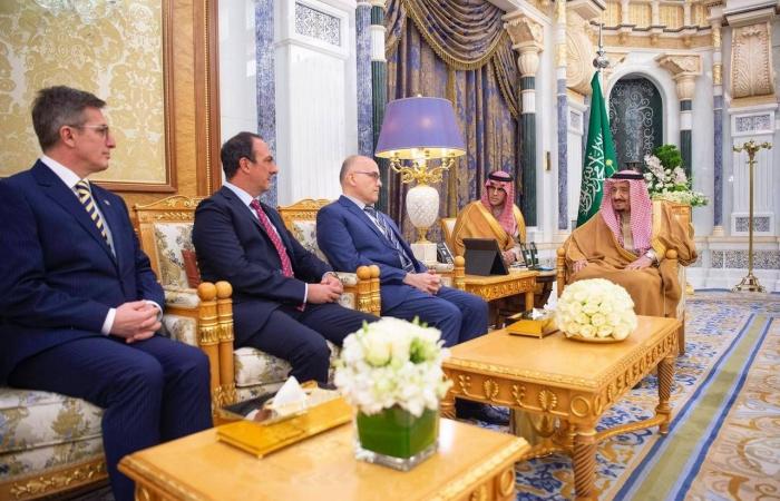 King Salman receives credentials of several ambassadors