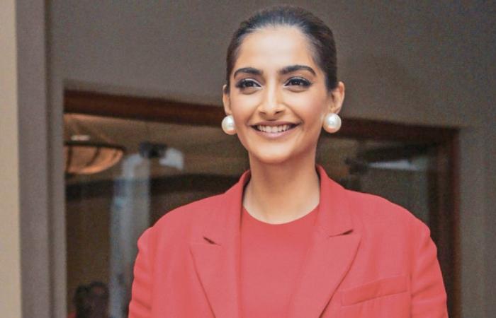 Bollywood News - Bollywood actress Sonam shaken after 'scariest experience' with Uber driver in London