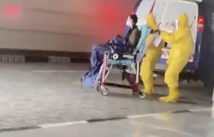 Dubai - Coronavirus in UAE: Photo of man escorted on stretcher not from Dubai Mall, says Emaar