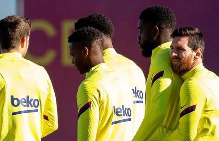Barcelona make 'list' of striker targets including Pierre-Emerick Aubameyang and Olivier Giroud