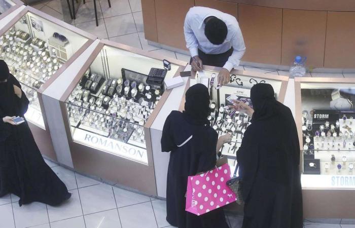 Coronavirus: Saudi closes malls in Riyadh and Jeddah
