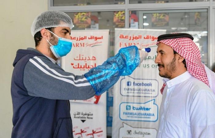Saudi coronavirus infections hit 900, with 133 new cases