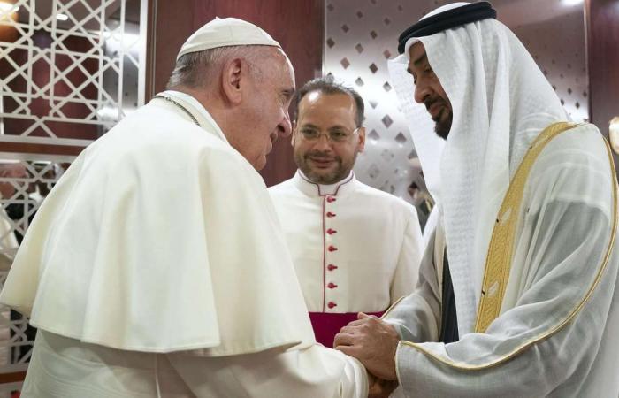 Sheikh Mohamed and Pope Francis discuss Covid-19 and Human Fraternity Document​​​​​​​​​​​​​​